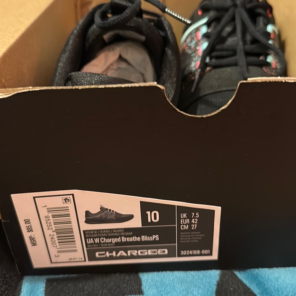 Under Armour Women’s Size 10